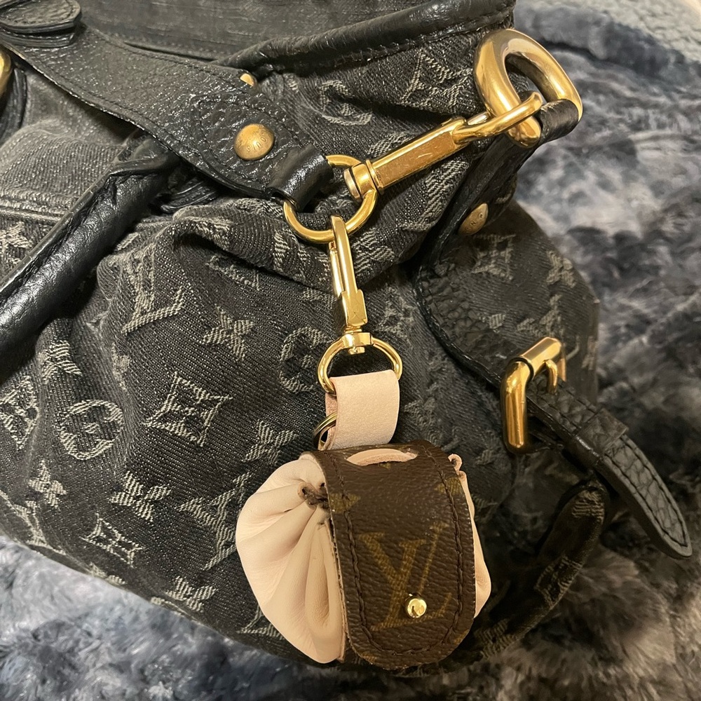 ❌️SOLD❌️Repurposed Upcycled with Louis Vuitton canvas Dumpling Coin Purse 😍